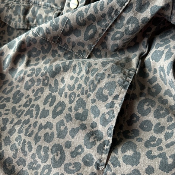 Sanctuary Leopard Animal Print Snap Front Jacket - Picture 11 of 11